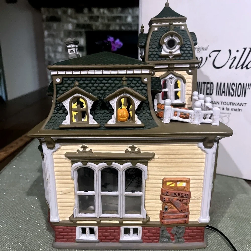 Department 56 Haunted Mansion Snow Village w/ Projection 54935 Halloween WORKS!!